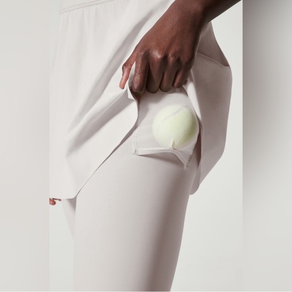 Spanx Booty Boost® Active Skirt Around Knee Leggings size 1X - Picture 3 of 10